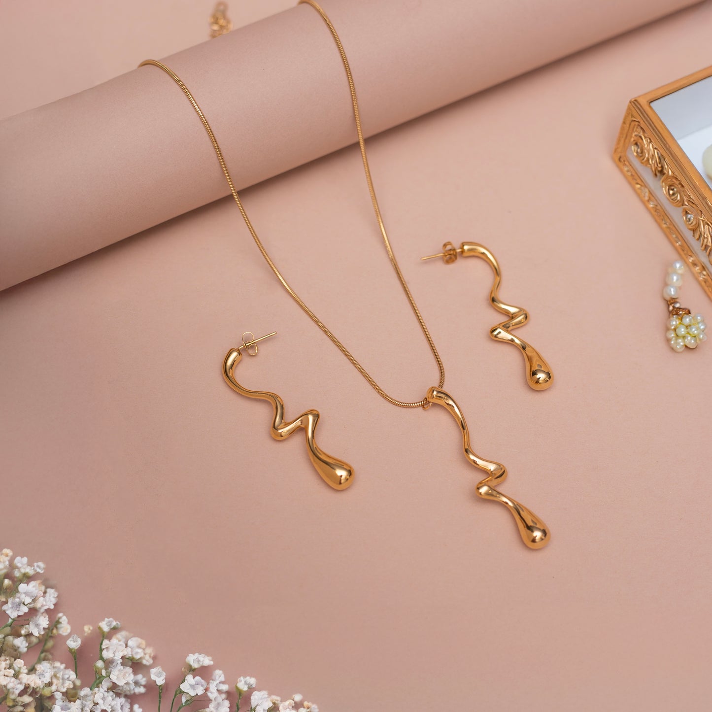 Twist Necklace Set