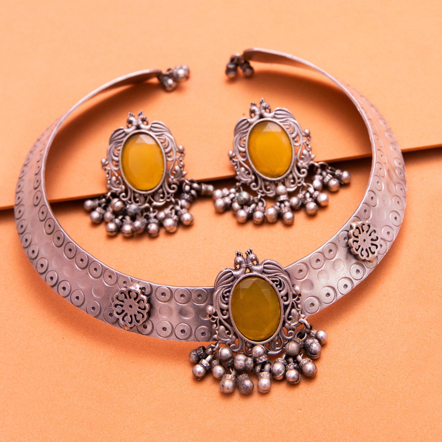 Yellow kanthi Necklace with earrings