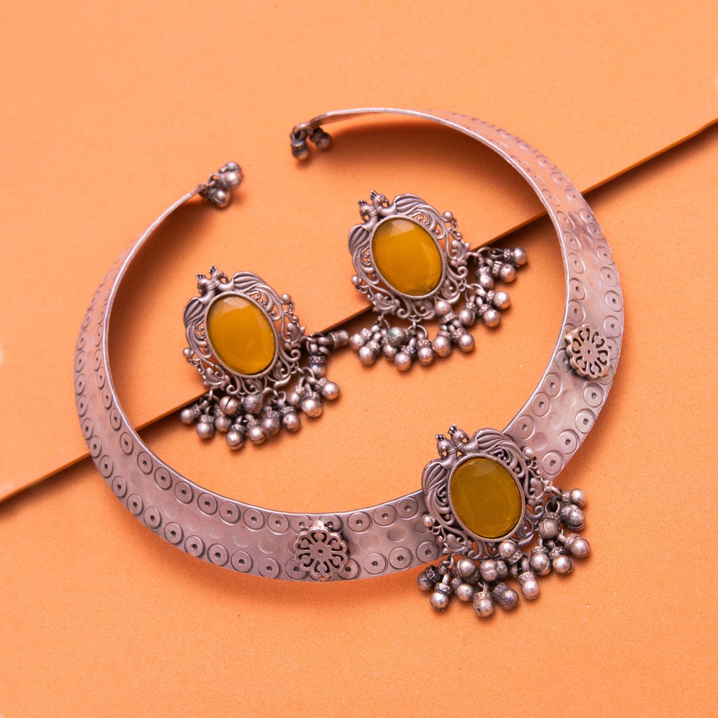 Yellow kanthi Necklace with earrings