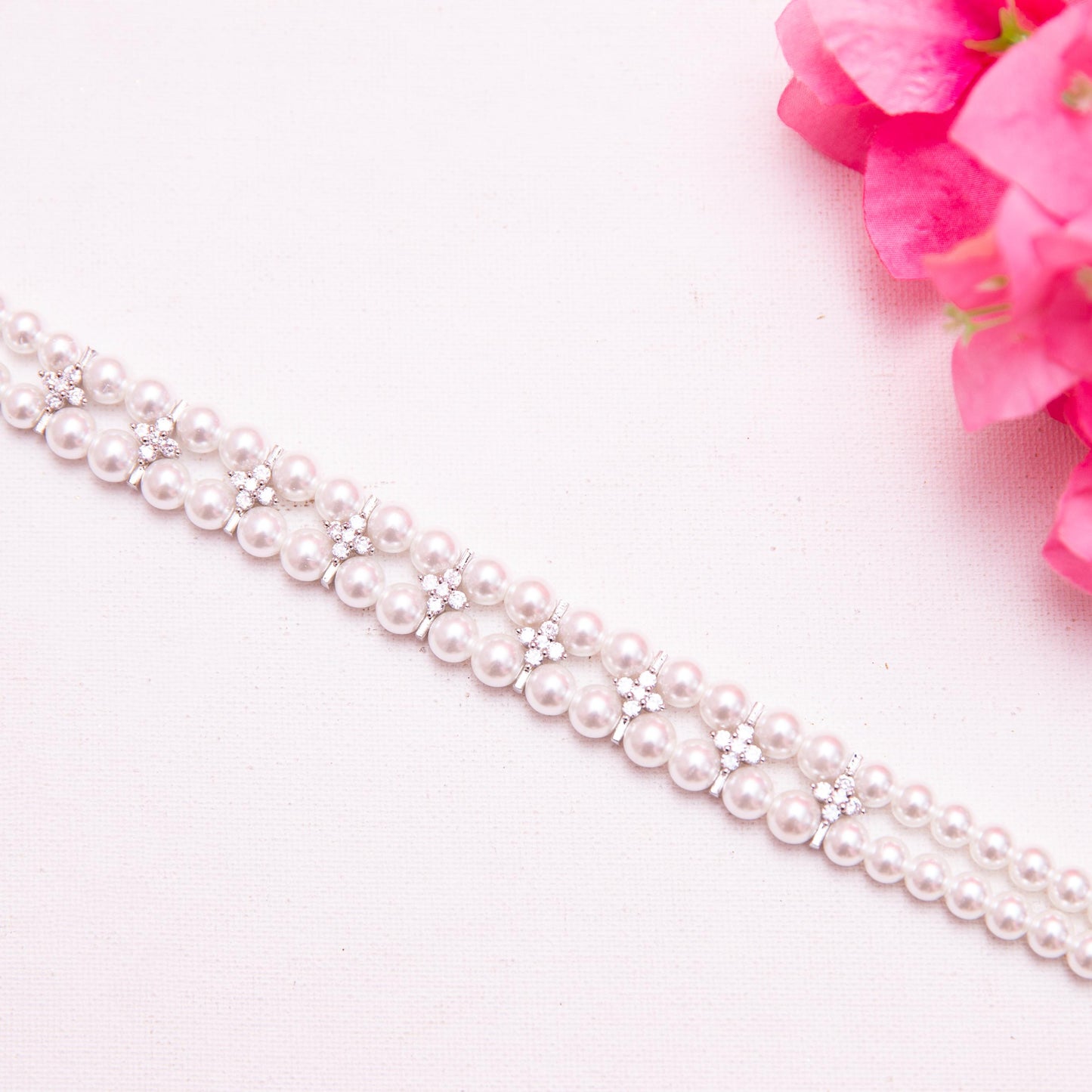 Pearl choker